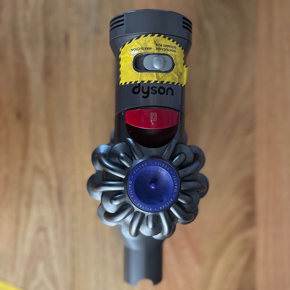 🧼Dyson V7 Car / Truck / Boat Cordless Handheld Vacuum Cleaner